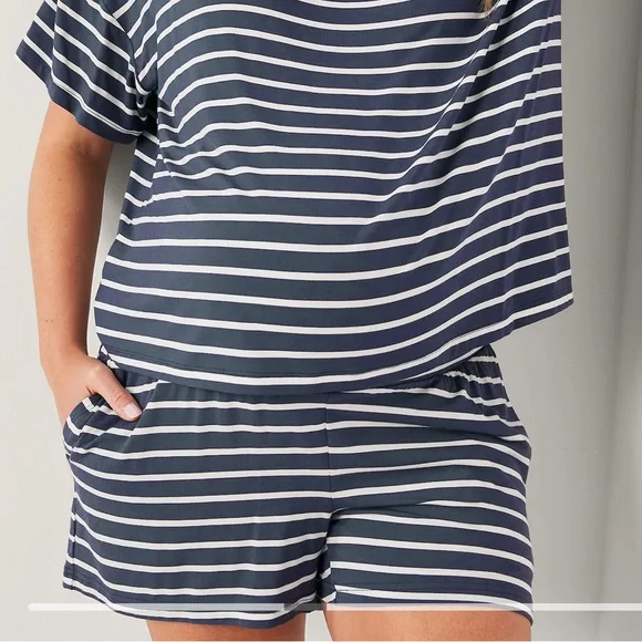 Maternity Rollover-Waist Ultra-Soft Sunday Sleep Shorts -- 3.75-inch inseam - Picture 4 of 11